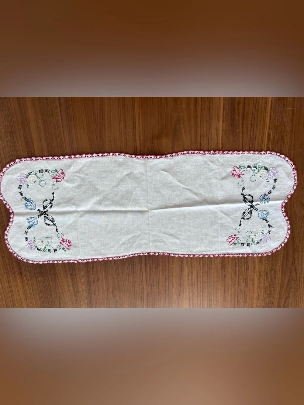 Vintage Embroidered Dresser Scarf Table Runner Flower Butterfly Bow Lace 34x12.5
